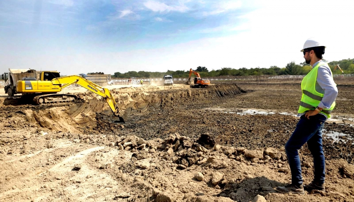 Aysa inició la megaobra “Sistema Berazategui” para expandir las redes de saneamiento