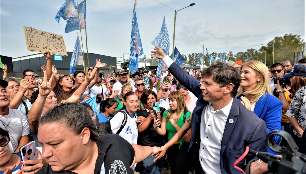Kicillof y Mariel Fernández pusieron en marcha la nueva planta asfáltica en Moreno