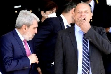 Berni y Aníbal Fernández se  reunieron después de los cruces por la inseguridad