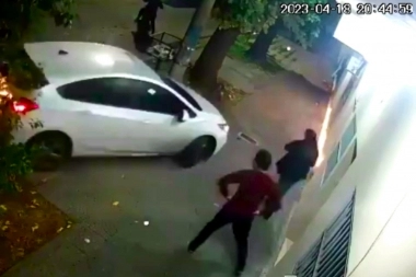 La Matanza: durante una gira nocturna, motochorros le robaron el auto a una pareja