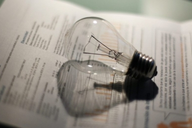 Indican que el aumento de la luz podría llegar a 125 por ciento en usuarios residenciales