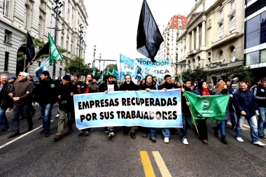 Kicillof prorrogó por un año la emergencia económica en empresas recuperadas