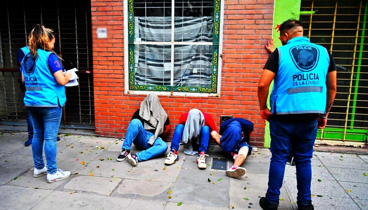 Detuvieron a una banda especialista en la modalidad "escruche"
