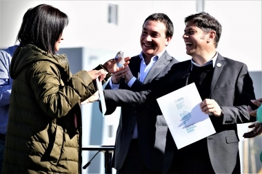 Kicillof continua con el programa Techo Digno: entregó 62 viviendas en Florencio Varela
