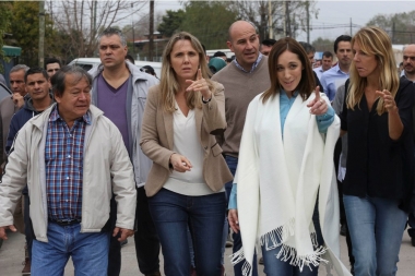 En campaña, Vidal, Gladys González y “Toty” Flores visitaron un comedor en Quilmes