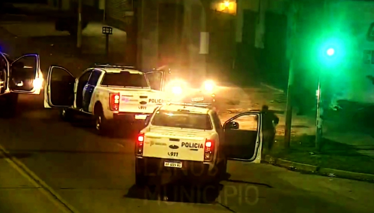 Robó una Jeep y lo detuvieron luego de un impactante choque que lo mandó al hospital