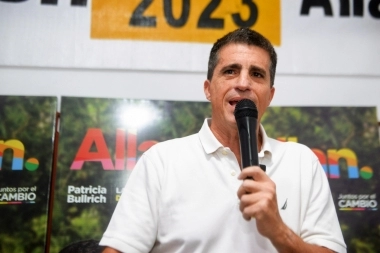 En La Plata, Allan le pidió a Garro “una competencia interna madura y sin golpes bajos”