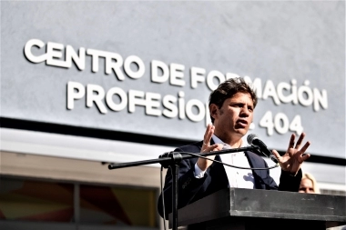 En modo campaña, Kicillof inauguró un nuevo Centro de Formación Profesional en Avellaneda