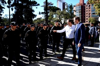 Encuentro de candidatos: Alak y Garro se reunieron para presentar a la nueva policía barrial