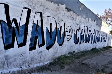 En el Conurbano aparecieron pintadas con la leyenda “Wado 2023”