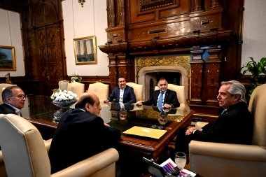 Alberto se reunió con intendentes del Conurbano para no perder terreno en la interna