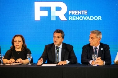 En la cumbre del Frente Renovador, Massa advirtió que va a analizar seguir en el Frente de Todos