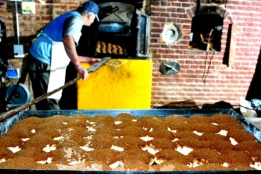 Destinos bonaerenses: dónde disfrutar de la fiesta de la Torta Negra en la Provincia