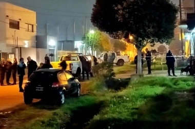 Con la Taser no pasaba: policía que intercedió en disputa familiar, mató a un joven en defensa propia