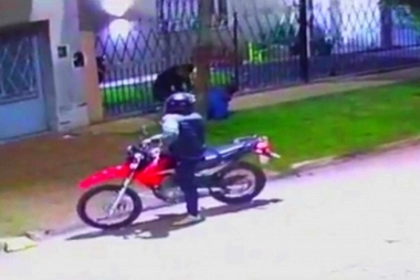 Corrió por su vida: motochorros persiguieron a un joven y le robaron con una picana