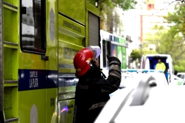 Corte de calle y evacuados por principio de incendio en la Federación de Educadores Bonaerenses