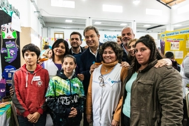 Cascallares y Fabiani recorrieron una feria de Ciencia y Tecnología en Rafael Calzada