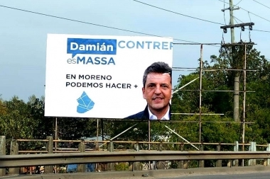 Denuncian a intendenta de Moreno de vandalizar carteles electorales de un candidato de Massa