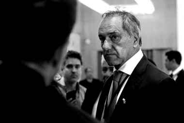 Los gobernadores piden lista de unidad y esperan que Cristina baje la candidatura de Scioli