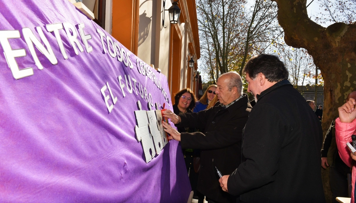 Junto a Paredi, Sileoni inauguró la primera Escuela de Artística de Mar Chiquita