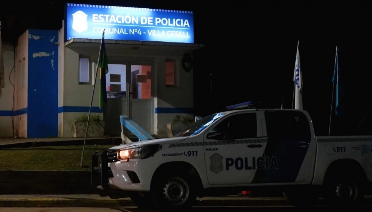 Estos nos cuidan: se robaron 17 armas de una comisaría de Villa Gesell