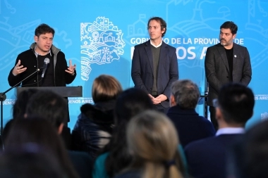 Kicillof inauguró obras en Adolfo Alsina y reiteró: “Ahora insisten con que hay que ajustar”