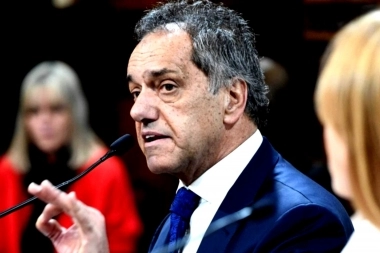 Scioli firmó su precandidatura presidencial por la corriente interna “Unidos Triunfaremos”