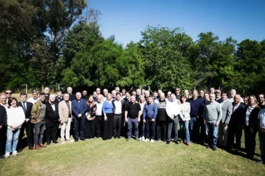 Tras la derrota electoral, Kicillof reunió a su tropa de intendentes y pidió dejar atrás las internas