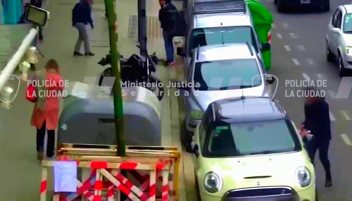 Se quedaron sin señal: detenidos in fraganti cuando quisieron abrir un Mini Cooper con un inhibidor