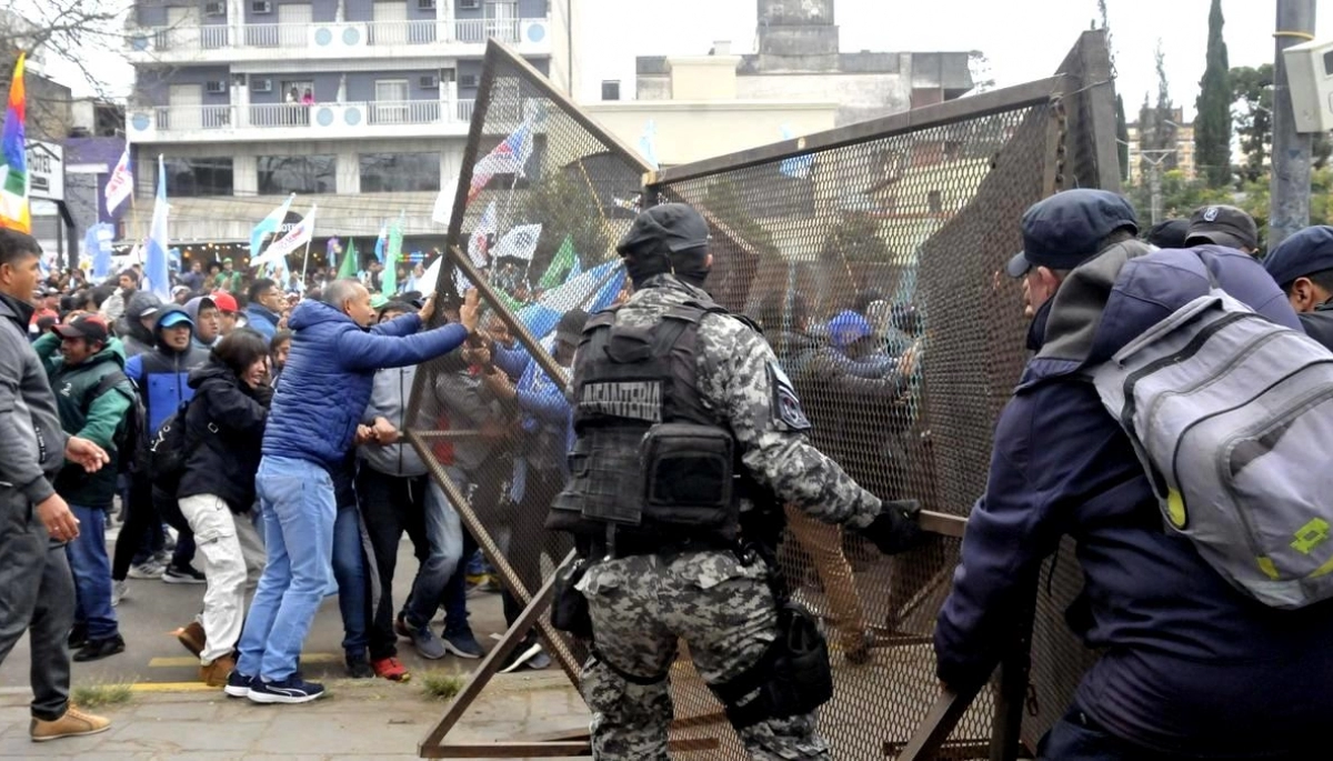 La Liga de Gobernadores criticó la “represión” en Jujuy y abogaron por una “salida pacífica”