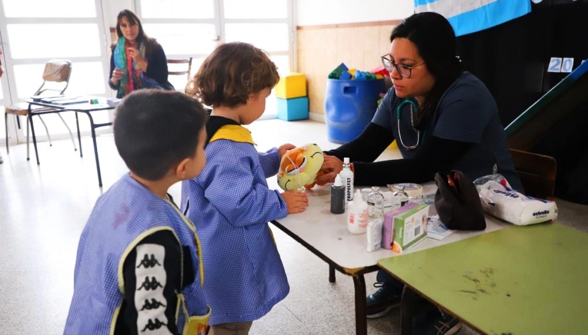 Esteban Echeverría llevó a cabo el programa “Vamos a la Veterinaria” en un Jardín de Infantes