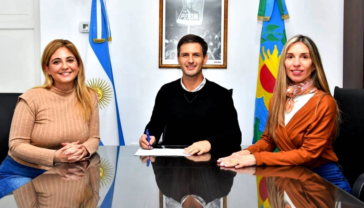 Mantegazza firmó su candidatura a intendente y presentó la lista que lo acompaña