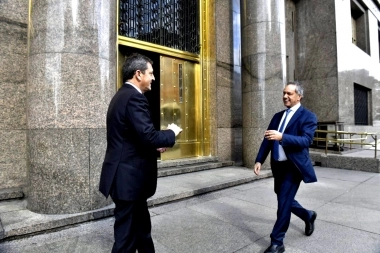 A los abrazos, Massa recibió a Scioli para mostrar imagen de unidad en el oficialismo
