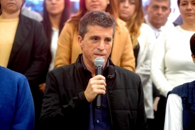 Allan inició su campaña y desafió a Garro: “Lo que no se hizo en 8 años, difícilmente se pueda hacer en 12”