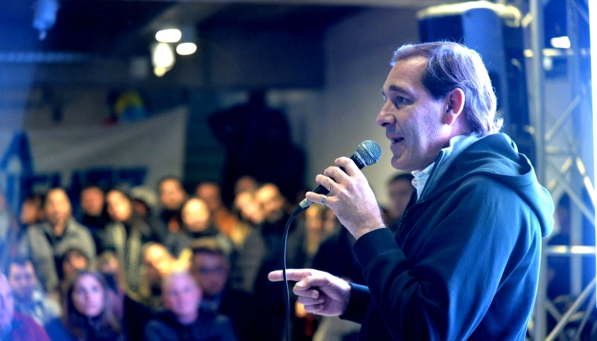 Garro inauguró su campaña y pidió a los platenses no “volver para atrás”