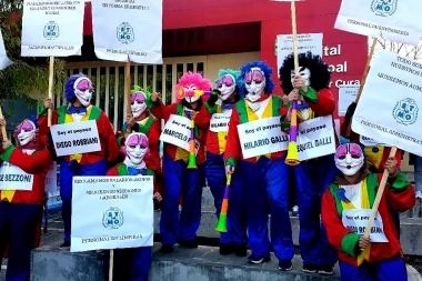 En Olavarría, trabajadores municipales adoptaron una llamativa forma de protesta