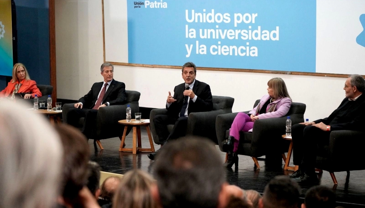 “Para Unión por la Patria la Universidad Pública es un orgullo y vamos a defenderla”, exclamó Massa