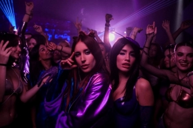 Furor en redes: Lali estrenó el videoclip de “Nochentera” junto a la cantante Vicco