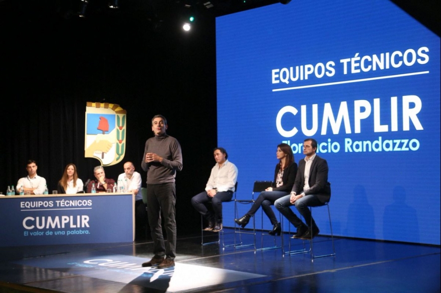 Randazzo realizó encuentro con sus equipos técnicos y presentó sus propuestas de campaña