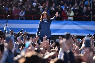 Otra encuesta da a Cristina arriba por 5,3 por ciento sobre Bullrich en la Provincia