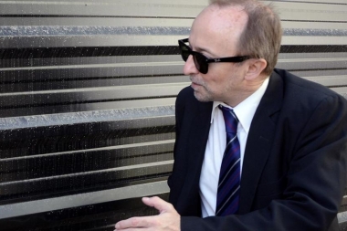 La Gobernadora aceptó la renuncia del polémico Cartasegna: evitó el jury, pero no las causas penales