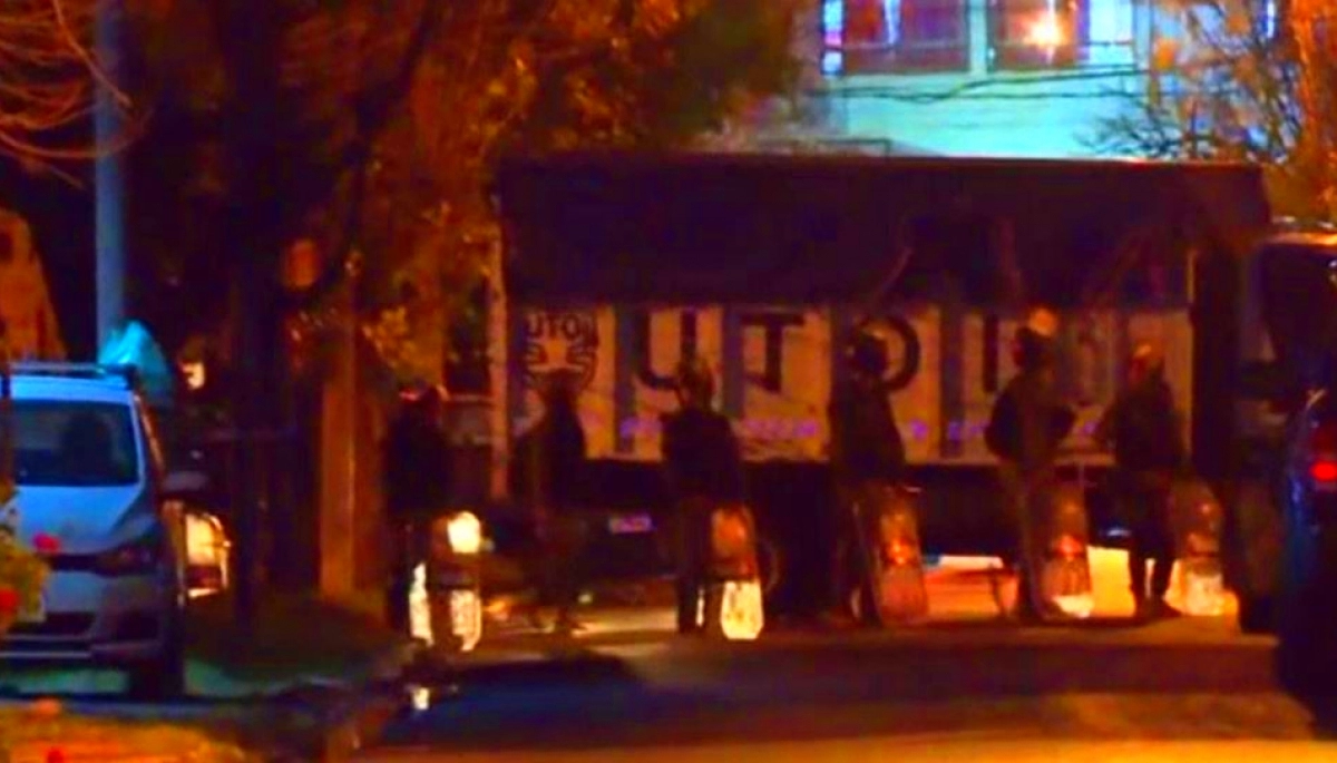 El Grupo Halcón pudo reducir a un ex Policía Federal que mantuvo a la familia de rehén y luego se atrincheró