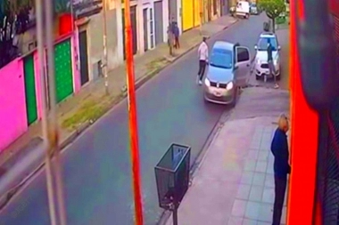 Para zafar de un asalto aceleró por la vereda y arrolló a una vecina