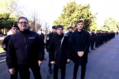 Kicillof visitó la base de operaciones de la UTOI en Morón junto al intendente Lucas Ghi