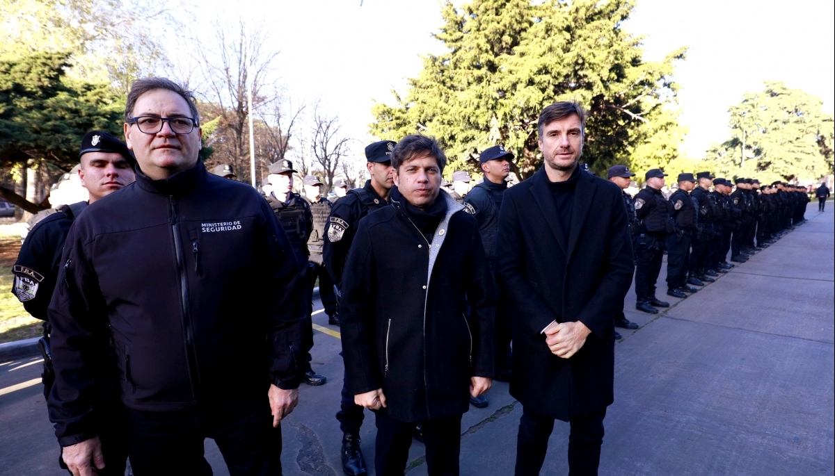 Kicillof visitó la base de operaciones de la UTOI en Morón junto al intendente Lucas Ghi