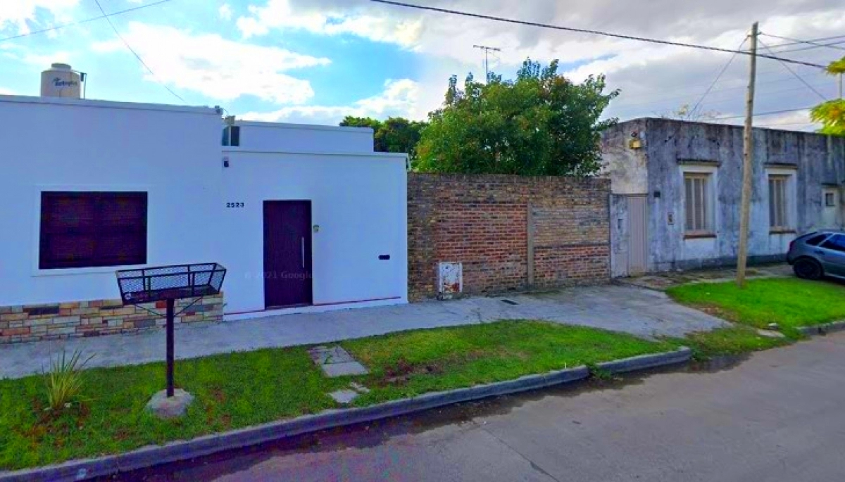 Simulacro de fusilamiento en la puerta de la casa y lo pusieron de rodillas para que entregue la camioneta