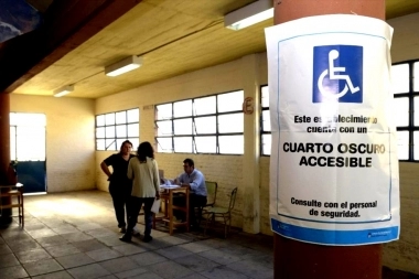 Cómo funciona el Cuarto Oscuro Accesible que facilita el voto a personas con discapacidad