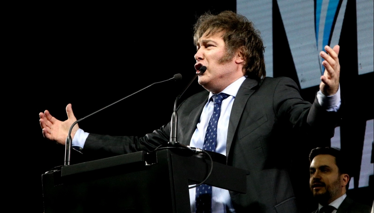 Milei cerró su campaña en un Movistar Arena colmado: críticas a Larreta y un guiño a Macri
