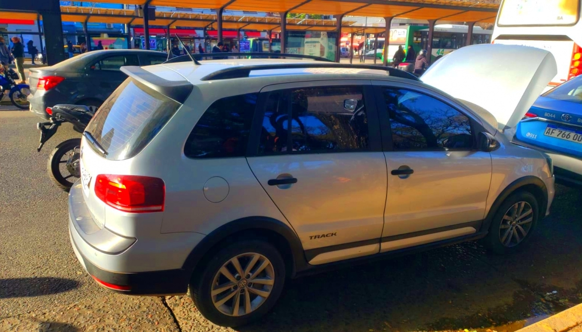 Detuvieron a dos colombianos con un auto robado y con dinero que no pudieron justificar