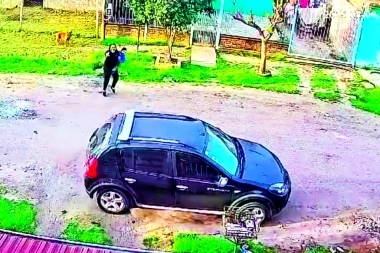 "Pará, pará que está mi hijo", rogó la mujer a cinco adolescentes armados que le robaron la camioneta